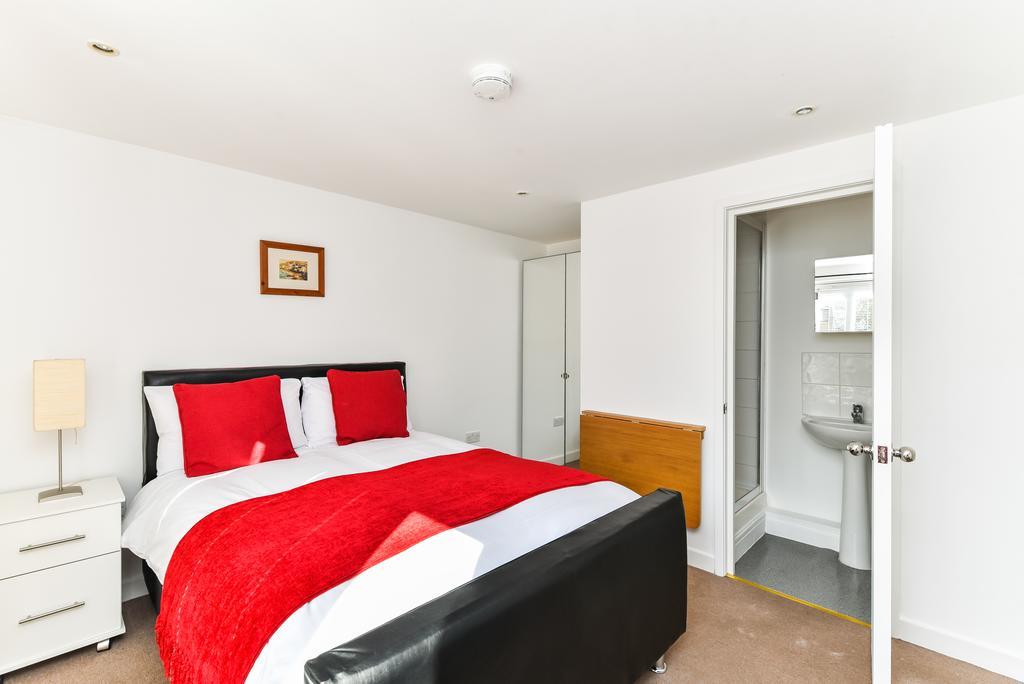 Riverbank Stay Londra Exterior foto